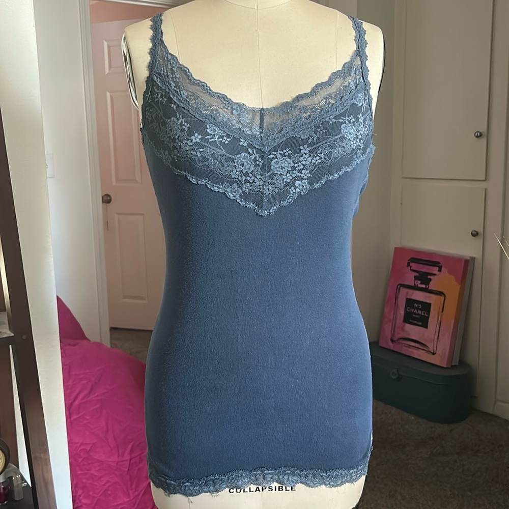 Rare Abercrombie & Fitch lace trimmed tank top